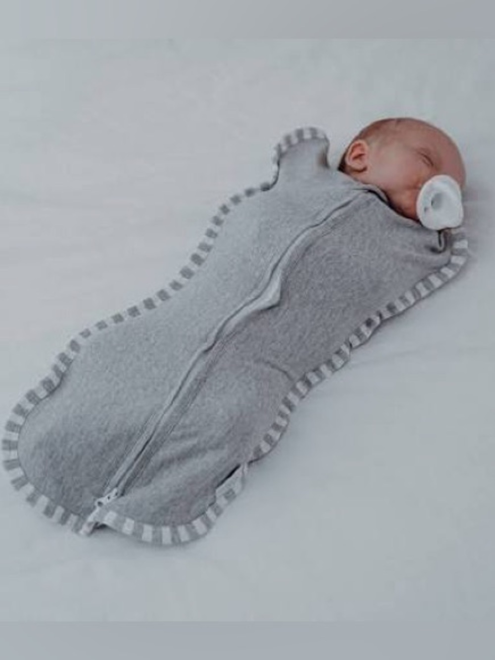 comfycubs / Easy Zipper Swaddle Blankets in Grey Size L ( 14-18lbs)